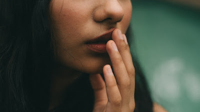 ¿Por qué el blanqueamiento dental puede dejarle una mala sensación en su boca?