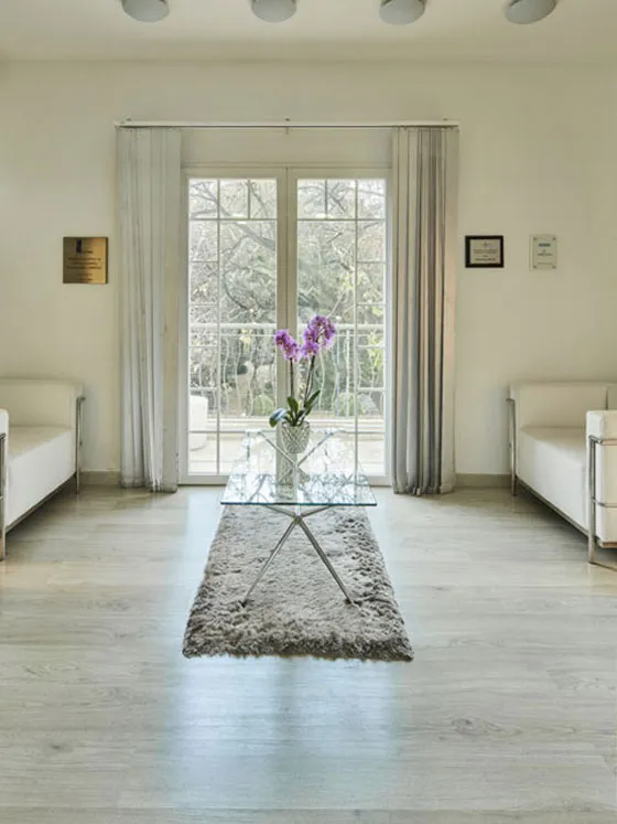 Recuperación tras cirugía de aumento de pecho con implantes