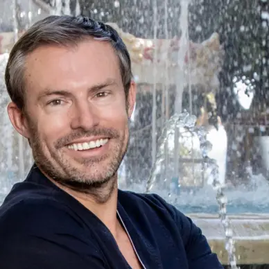 Professional Summary & Areas of Expertise - Dr Kai Kaye, Ocean Clinic Marbella